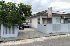 Casa com Piscina Casa com Piscina